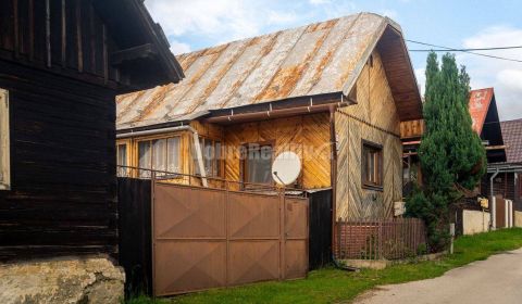 PREDAJ: Drevenica pri Ždiarskom potoku s príjemnou verandou, 135 m2, P
