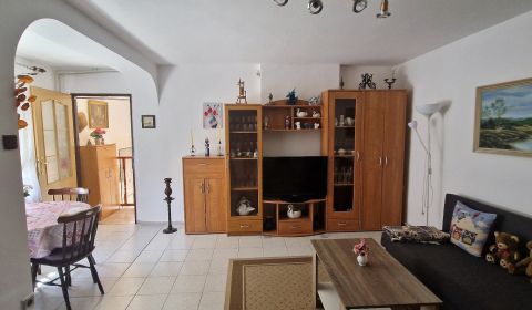 REZERVOVANÉ NOVÁ SUPER CENA-SENEC-záhradná chata pri Striebornom jazer