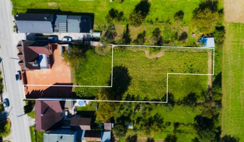 Pozemkom na výstavbu rodinného domu 1437m2  | Horňany