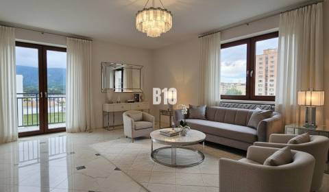 Novostavba tesne pred kolaudáciou s vnútorným parkovacím miestnom, 3-i