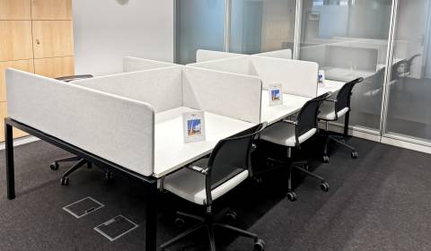 Nájdite vyhradený stôl v oblasti Regus Cassovar Business Center