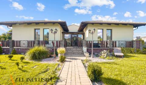 NA PREDAJ 4-IZB NOVOSTAVBA S TROJGARÁŽOU, PIN. KRAČANY