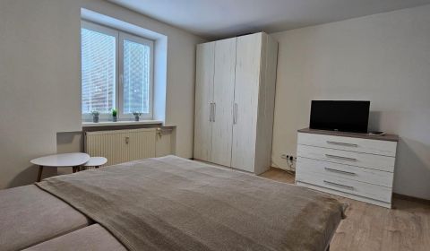 TOPOĽČANY - 1 izbový byt komplet rekonštrukcia PREDAJ