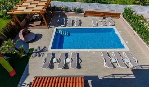 Nádherný dom /420 m²/ s bazénom a výhľadom na more, Dalmátsko, Kaštela