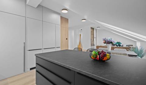 PREDAJ moderného 3i bytu s walk-in šatníkom, Trnavská cesta, BA III