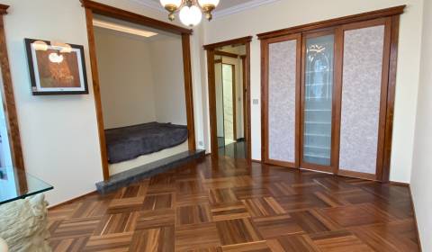 Prenájom útulného klimatizovaného bytu v centre Bratislavy s výhľadom 