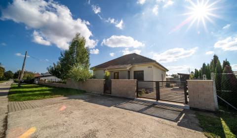 NOVINKA! Na predaj praktický trojizbový rodinný dom