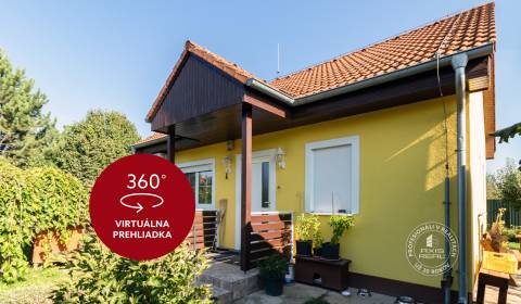 4-izbový DREVODOM, pozemok 1640 m2, Senec, Hrubý Šúr
