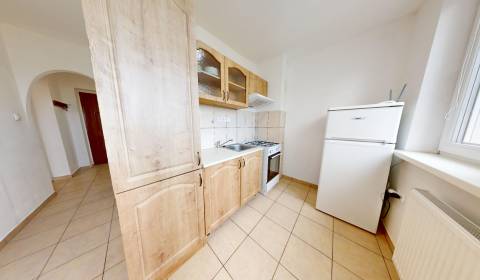 Na predaj 2 izbový byt s garážou, Dežerice