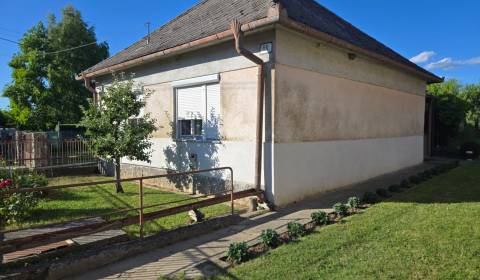 NA PREDAJ RODINNÝ DOM S POZEMKOM 1288 M2_Mechcenice-Podhorany