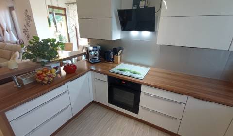 Novinka! Rodinný dom s bazénom v lukratívnej lokalite - Nitra - Prameň