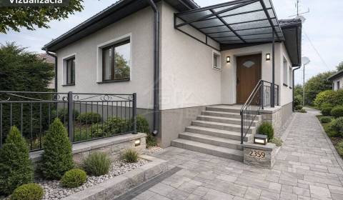 Trojizbový rodinný dom v kľudnej časti mesta Šurany