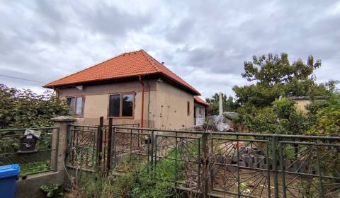 Veľký pozemok 5816m2 s RD