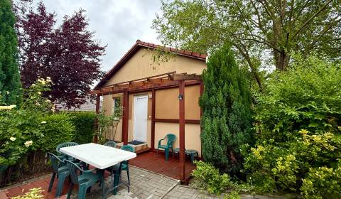 ŽIRANY - Rodinný dom s 2 samostatnými bytovými jednotkami, okr. Nitra