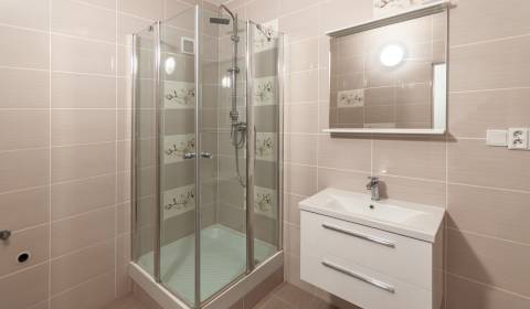 Predaj 3 izb. bytu s loggiou na G. Bethlena v NZ