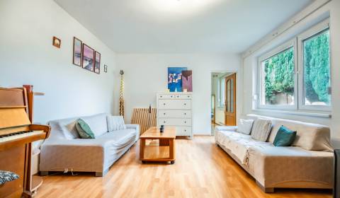 JEDINEČNÝ 4iRD V HRNČIAROVCIACH NAD PARNOU, LEN SKOK OD TRNAVY!!!