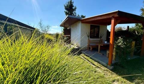 MUROVANÁ CHTKA SO ZÁHRADOU, ZO BAŽANTNICA - SENICA