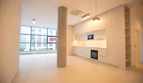 Priestranný 4-izbový byt po kompletnej rekonštrukcii