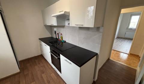 2 a pol izbový byt Topoľčany 