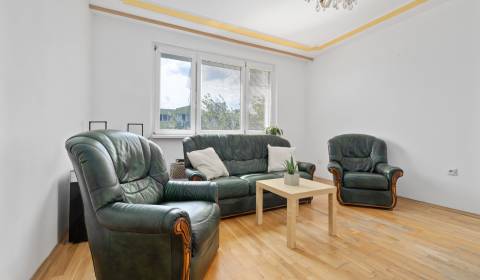 PREDAJ -3 IZBOVÝ BYT 63M2 S LOGGIOU- PRIBIŠOVÁ- KARLOVÁ VES