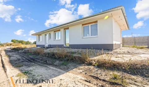 NA PREDAJ 4 × 4-IZBOVÉ TEHLOVÉ NOVOSTAVBY, GABČÍKOVO