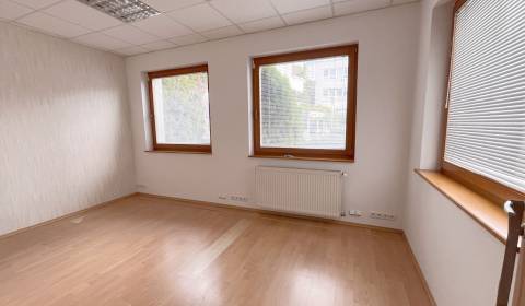 Prenájom kancelárií  v blízkosti Trnavskej cesty, 74m2