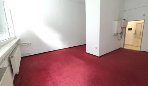 Na prenájom kancelársky priestor - Nové Zámky