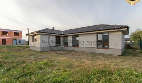 NA PREDAJ NOVOSTAVBA samostatný 4-izbový rodinný dom v Zohore