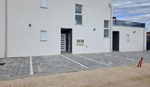 CHORVÁTSKO - Apartmán v pokojnej lokalite - SABUNIKE, Nin