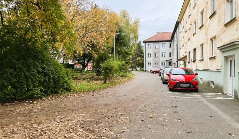 Byt pri parku - 2i na podnájom 57 m2, Michalovce