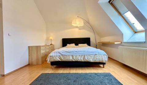 – PRENAJOM – 2 IZBOVÝ BYT 65m2 S TERASOU – STARE MESTO  