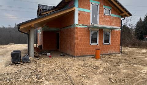 Predaj novostavby 5-izbových rodinných domov v Stupave (107)