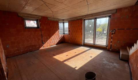 Predaj novostavby 5-izbových rodinných domov v Stupave (105)