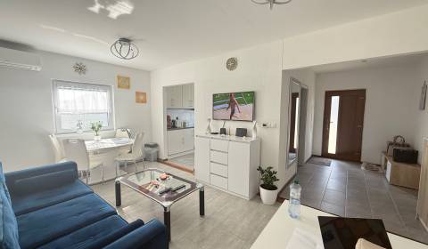 NOVÁ CENA - Slnečná novostavba  v krásnom prostredí Malé Ripňany 790m2