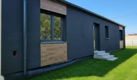 Rodinný dom / Bungalov na predaj - Záhorská Ves.