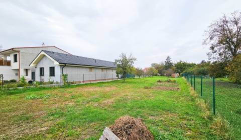  PREDANÉ ROVINATÝ STAVEBNÝ POZEMOK O ROZLOHE 1200 M² DRAHOVCE