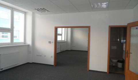 Prenájom kancelárie v Ružinove, Hraničná ul., 424 m2