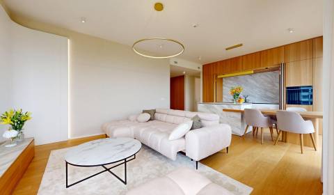 4-izbový byt, kde sa každý deň začína výhľadom na Hrad