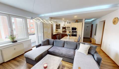 PRIESTRANNÝ 3- izbový byt centrum obce Bošany