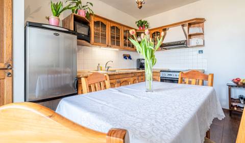 * REZERVOVANÝ * 3 izbový byt blízko centra - Poprad