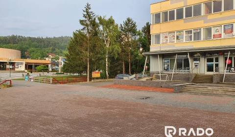 Na prenájom administratívny priestor, 220 m2, Považská Bystrica