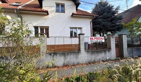 Starý dom s dušou – čaká na nový život v jednej z najkrajších ulíc Nov