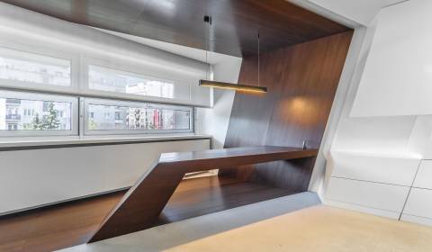  4i priestor/aparmán na Námestí Martina Benku, Bratislava