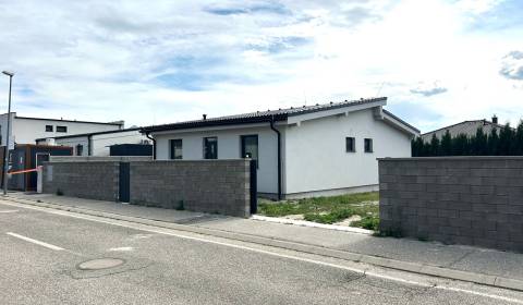 Novostavba: 4 izbový nízkoenergetický bungalov, Slovenský Grob, 