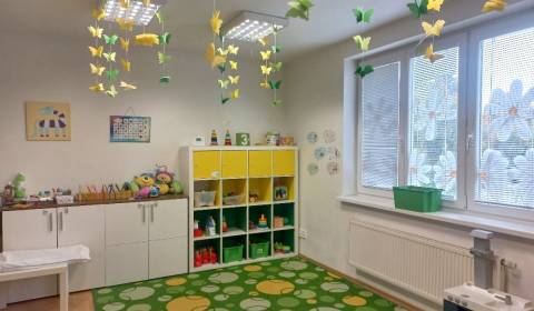 Prenájom RD v Ružinove, Mierová ulica, vhodný škôlku, firmu...