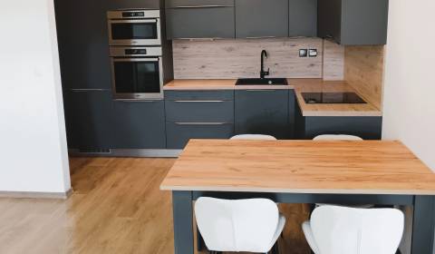 PRENÁJOM 2 izb byt Poprad Suchoňová s loggiou