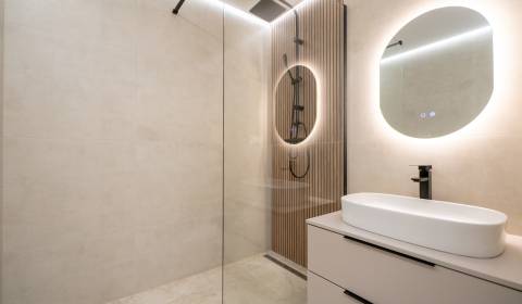 REZERVOVANÉ - štýlový 3i 61 m2 + balkón - Dubnica nad Váhom