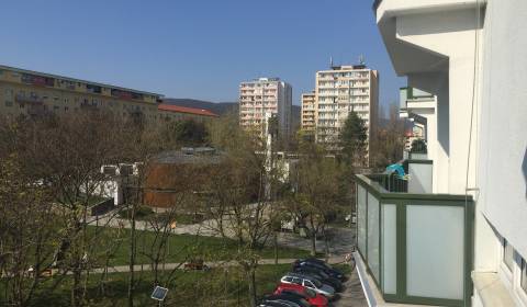 ViNi real - Klienti pripravení kúpiť – 2-izbový byt v RUŽINOVE, BA II.