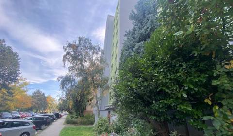 Predaj 4 izbový byt, 79 m2, Pekníkova ul, Dúbravka, BA IV.