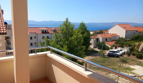 Brač – zariadený apartmán s výhľadom